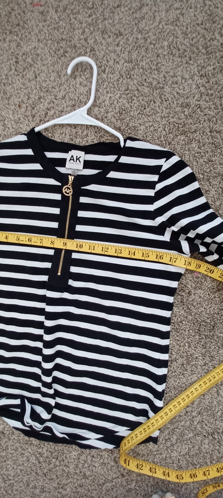 AK – Anne Klein Blouse Small size