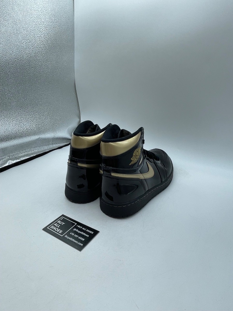 Jordan 1 Retro High Black Metallic Gold (2020) 9 (Moderately Wor Size 9 (No Box)