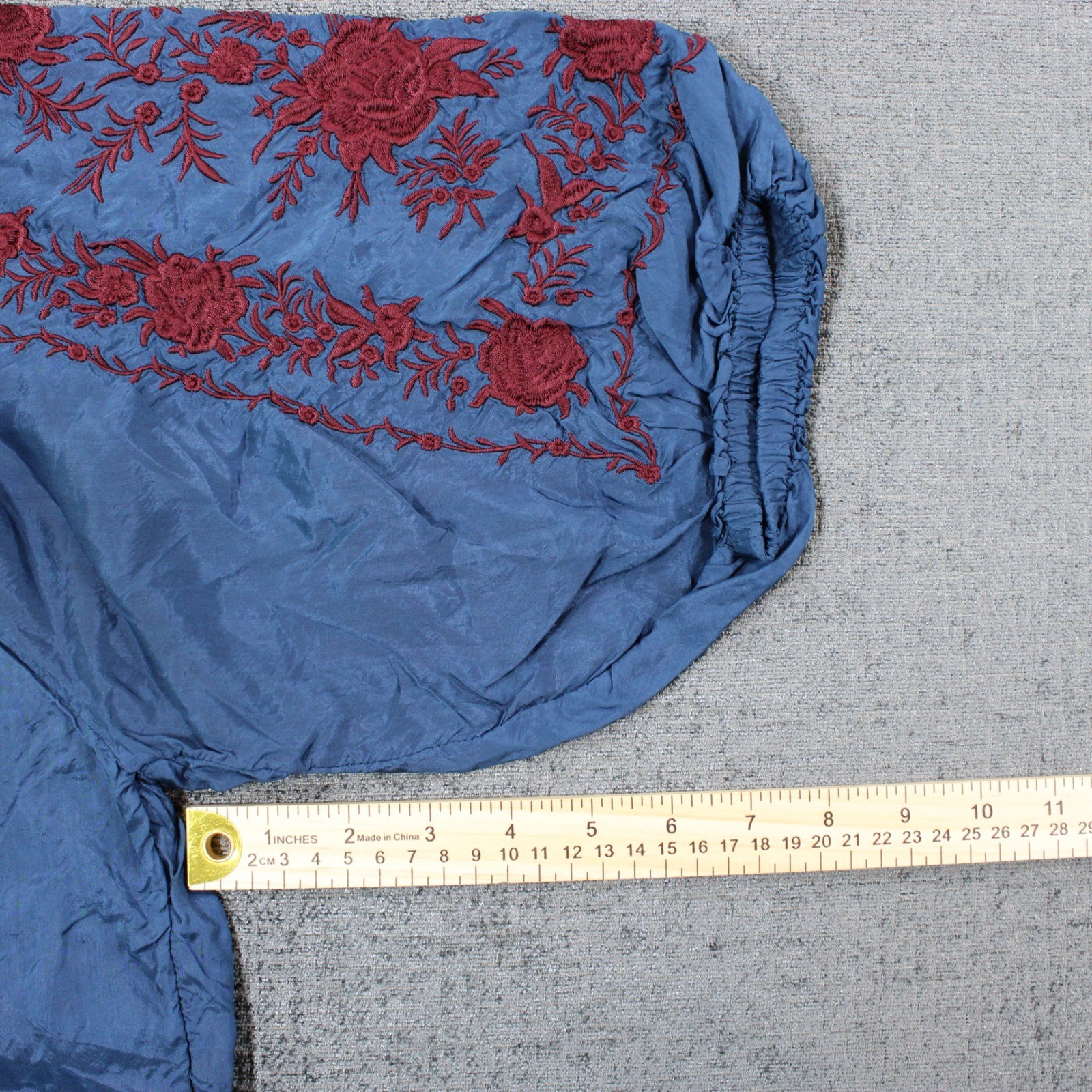Sundance Blue Embroidered Floral Boho Blouse Top Women Medium Raglan Sleeve