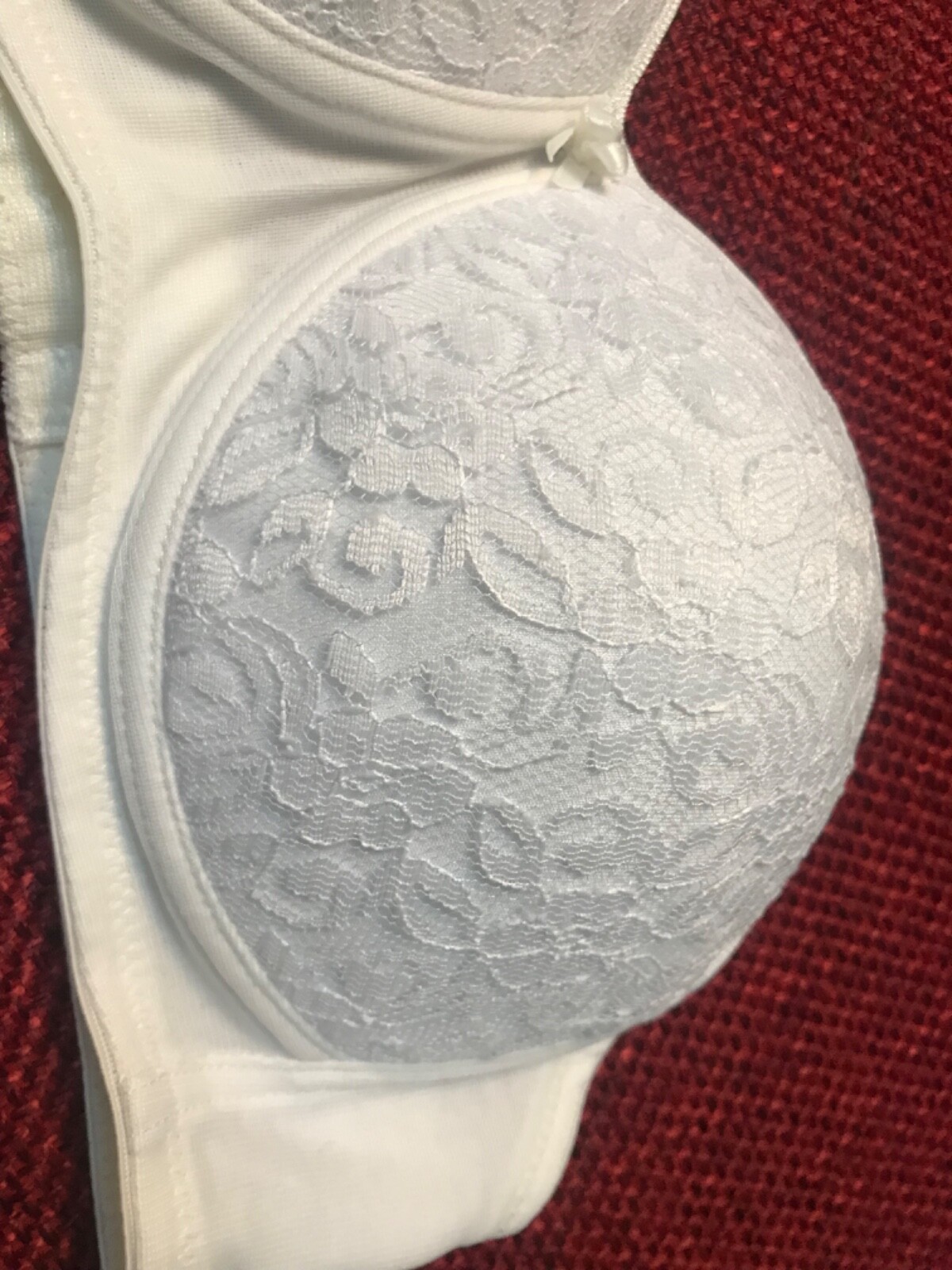 Bra Unbrandedd Size us 32b it2b eu70b padedd wirreless white strapless