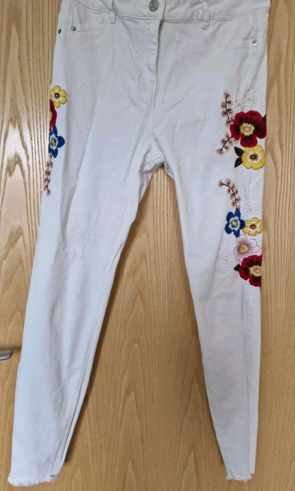 Matalan Floral print White Skinny Jeans Trousers. Cotton Ankle Length Size 10