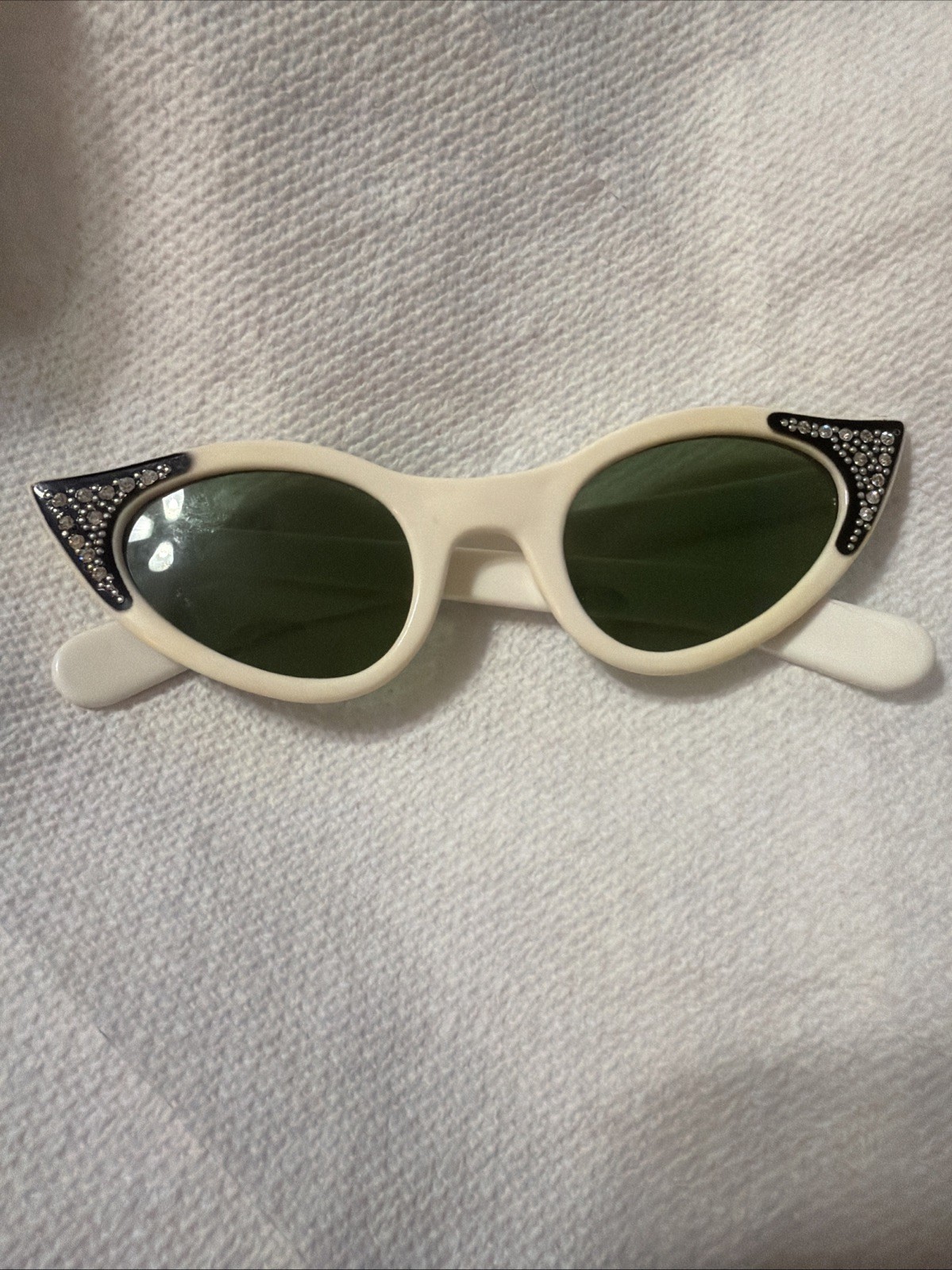 Vintage FG Foster Grant Cat Eye White With Biack Rhinestone Sunglasses USA