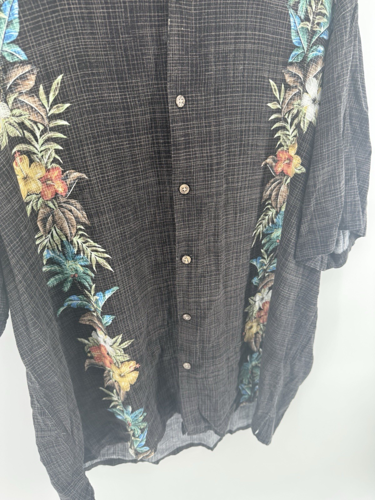 BATIK BAY Men’s 100% Rayon Button Up Shirt Hawaiian Floral Large Gray