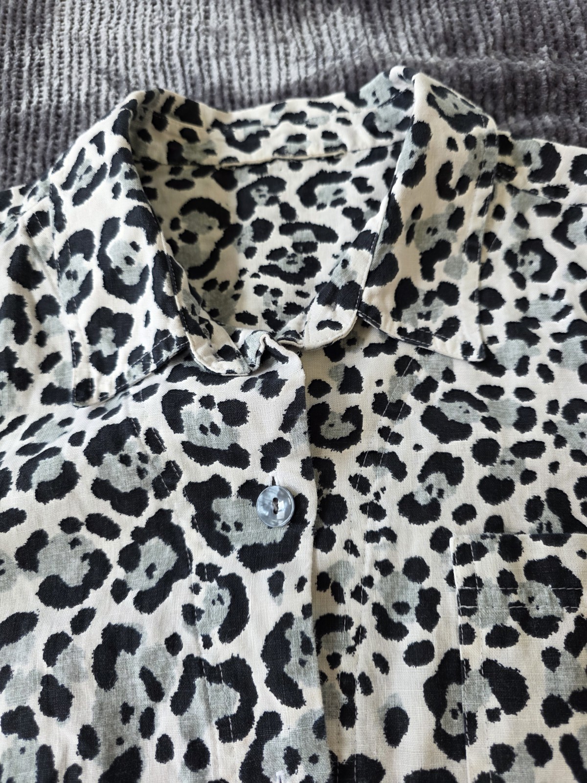 Jones New York Women’s Large Leopard Print Blouse 100% Linen Button Down 3qtr Sl
