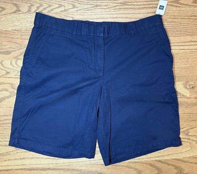 NWT Gap Women’s Navy Blue Boyfriend Roll-Up Khaki Shorts Sz 14