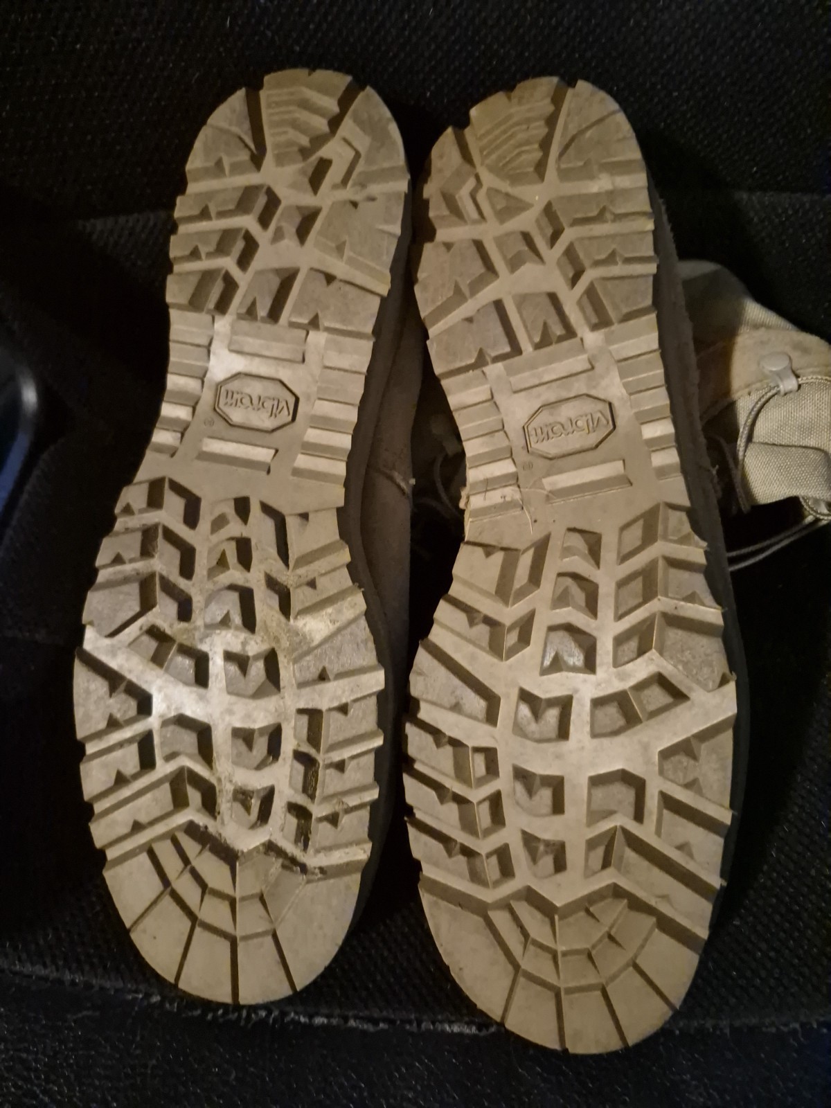 US Army Hot Weather Combat Boots Coyote Brown Vibram Sole Size 10