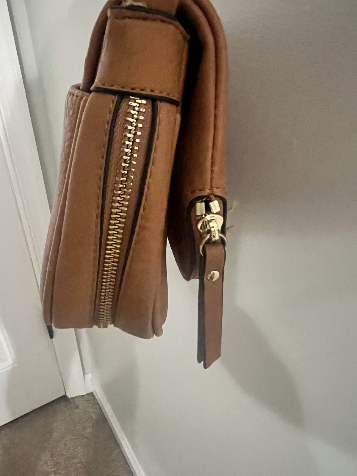 Moda Luxe Women’s Small Brown Chevron Crossbody Gold Zip Adjustable Strap