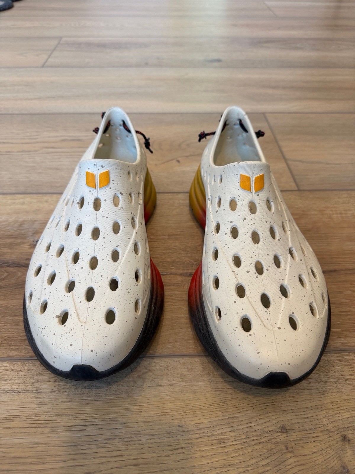 Kane Men’s White/Black/Yellow/Red Low Top Lace Up Athletic Sneake