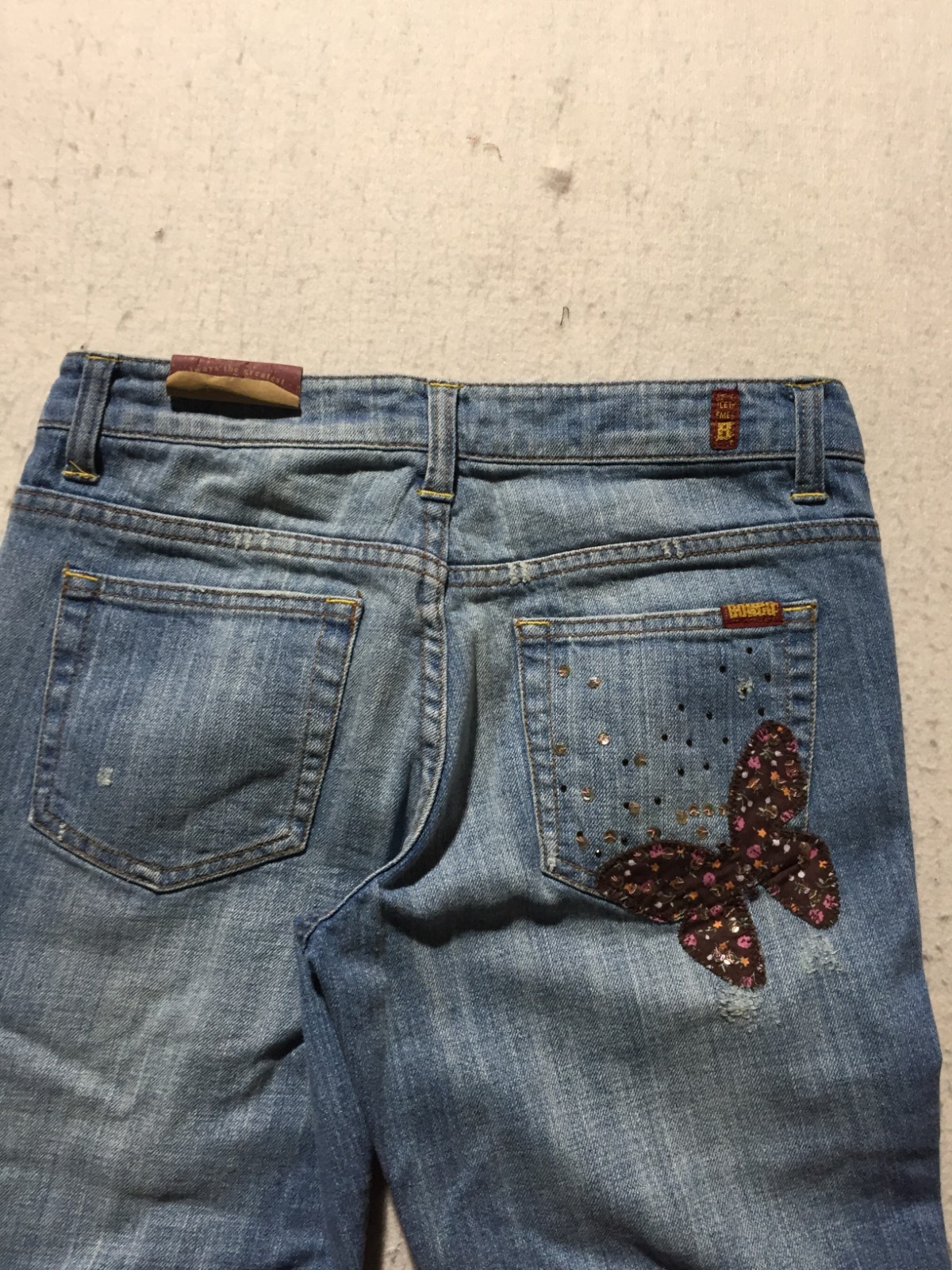 NEW Bongo Jeans Womens 7 Flared Legs Med. Wash Zip Up Butterfly Embroidered