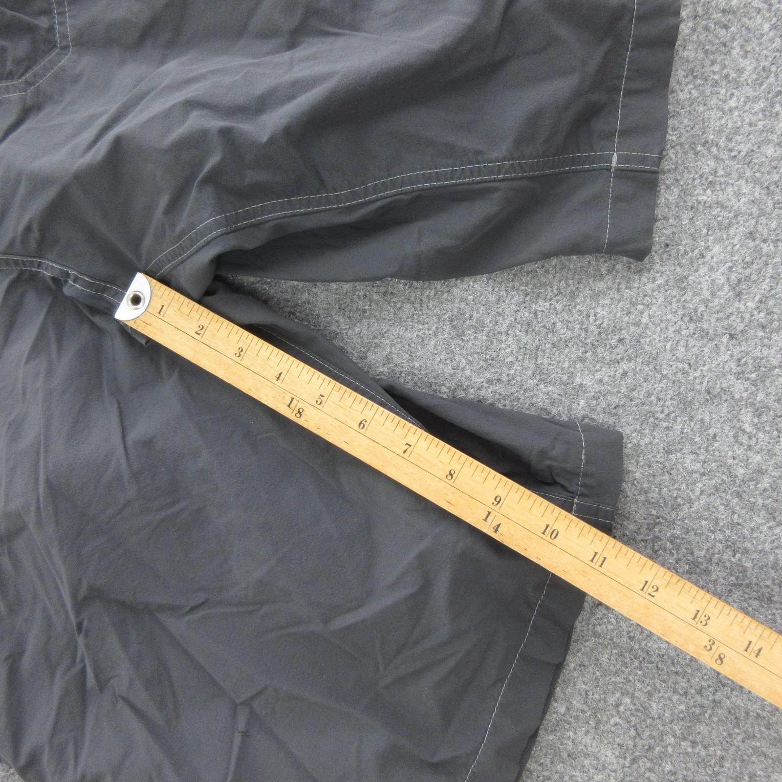 Kuhl Cargo Shorts Mens 33 Gray Microfiber Hiking Travel Pockets 12 Inseam