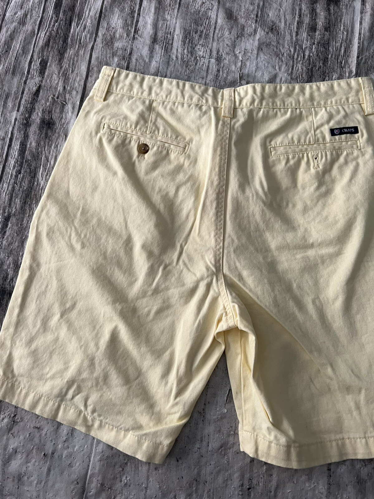 Chaps Men’s Size 33 Yellow Casual Cotton Shorts 8 Inches Inseam Length