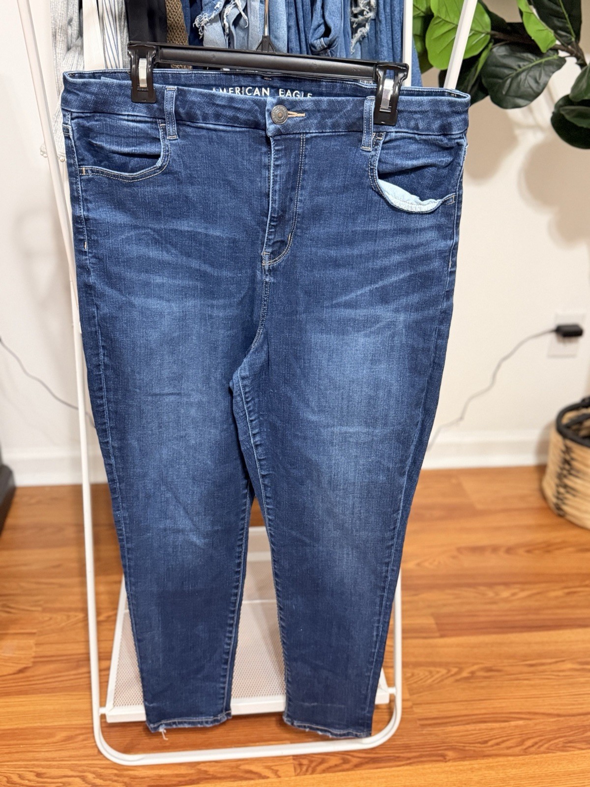 American Eagle Curvy High Rise Jegging Next Level Stretch Blue Medium Wash 16