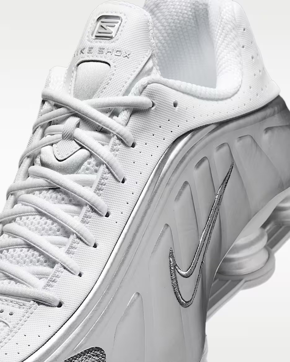 Nike Shox R4 SE Metallic Silver White Grey Athletic Sneaker IR5163-001 Men Sizes