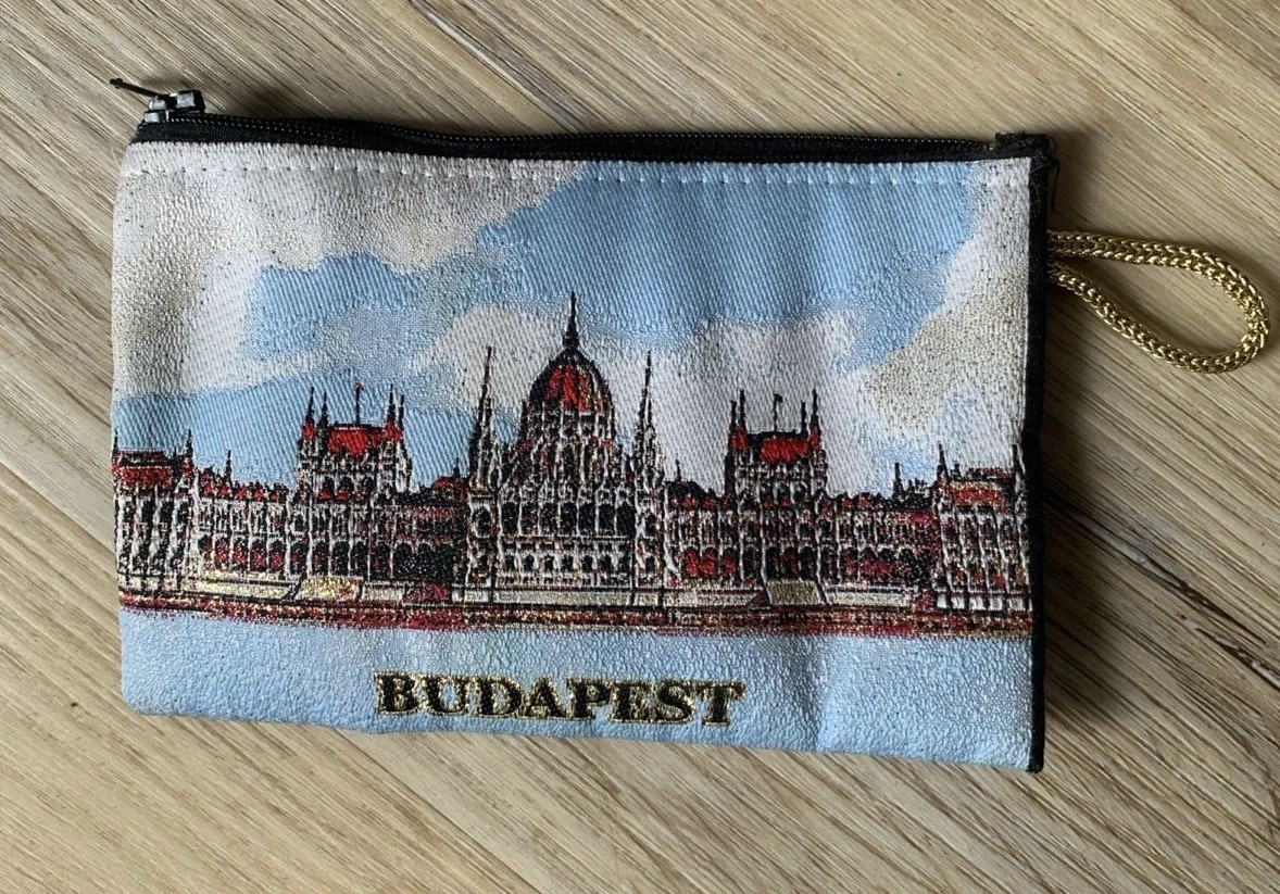 Vintage Unbranded Hungary Budapest Coin Purse Souvenir Gold Stitch