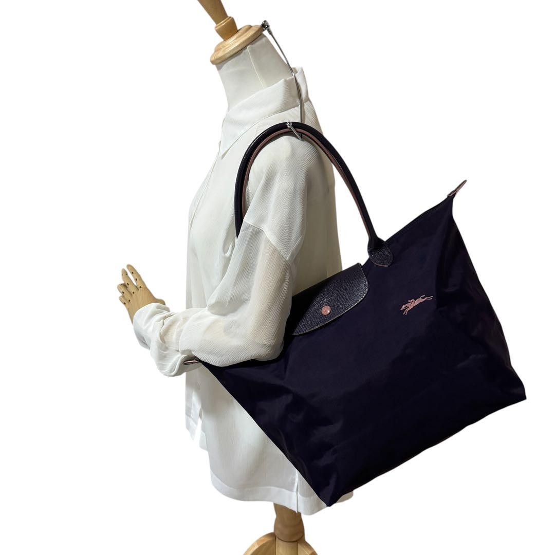 Excellent condition Longchamp Le Pliage Club L purple fits A4 size.