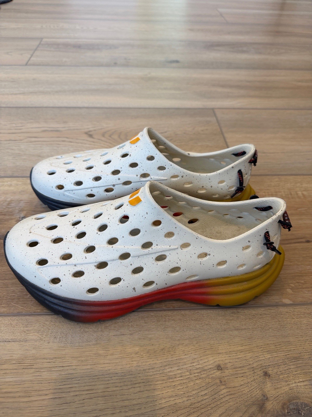 Kane Men’s White/Black/Yellow/Red Low Top Lace Up Athletic Sneake