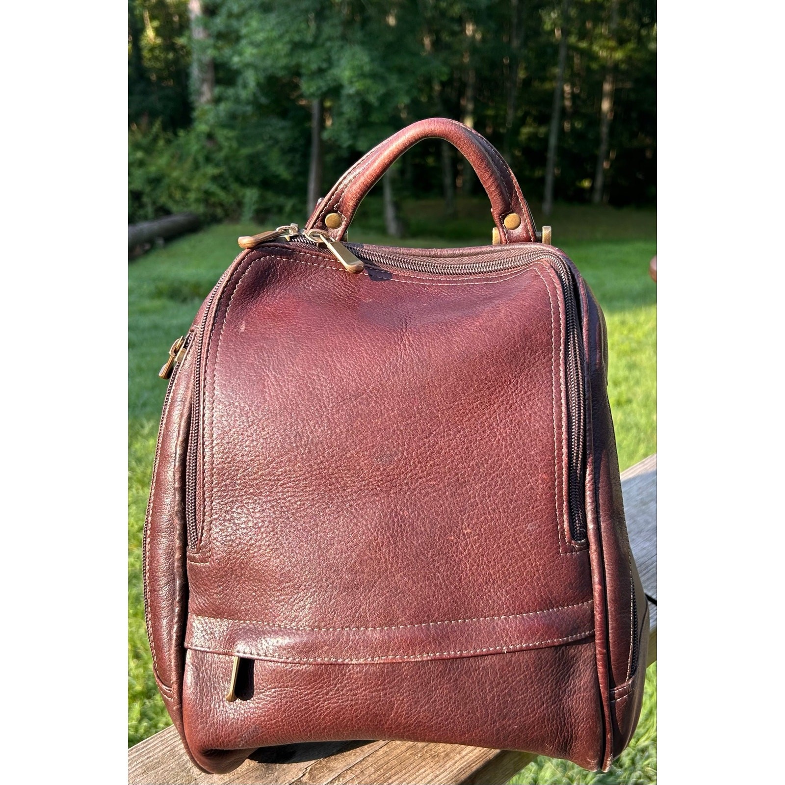 Le Donne Genuine Colombian Vachetta Leather U Zip Mid Size Backpack
