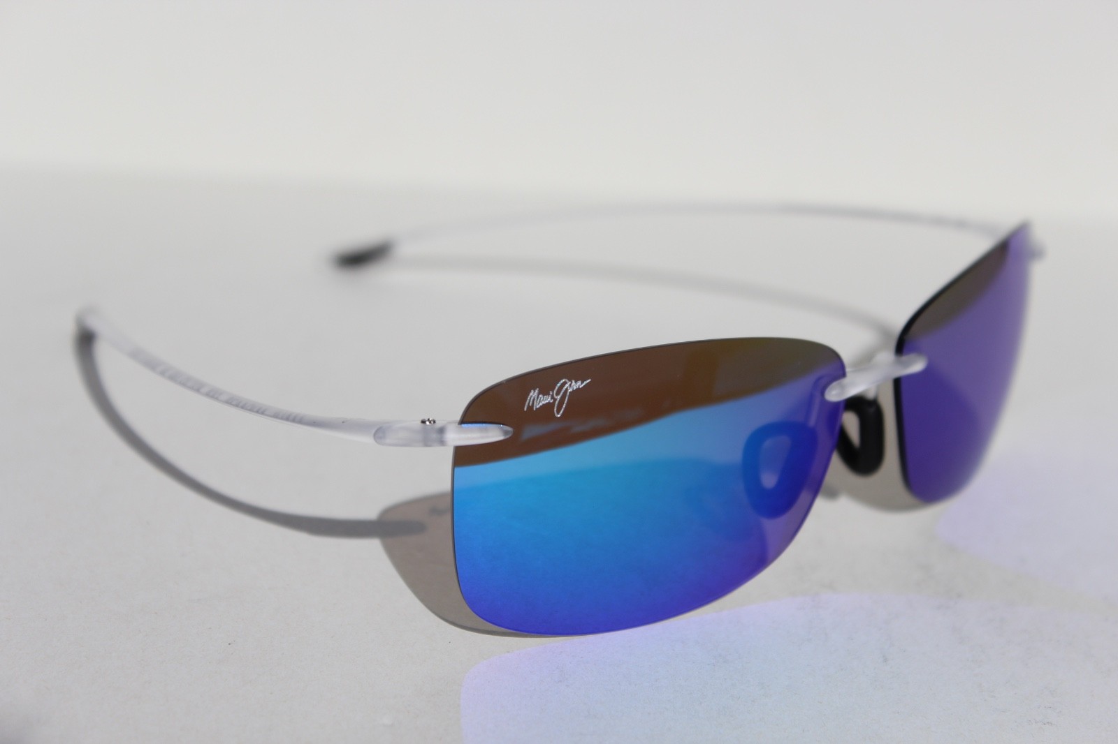 MAUI JIM ‘AKAU POLARIZED Sunglasses B442-05CM Crystal Matte/Blue Hawaii NEW