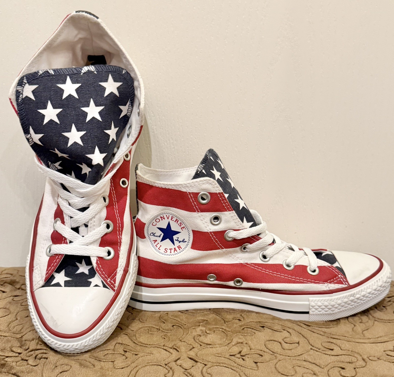 Chuck Taylor – All Star – First Stars and Bars Unisex Size 6 Men Size 8 Women