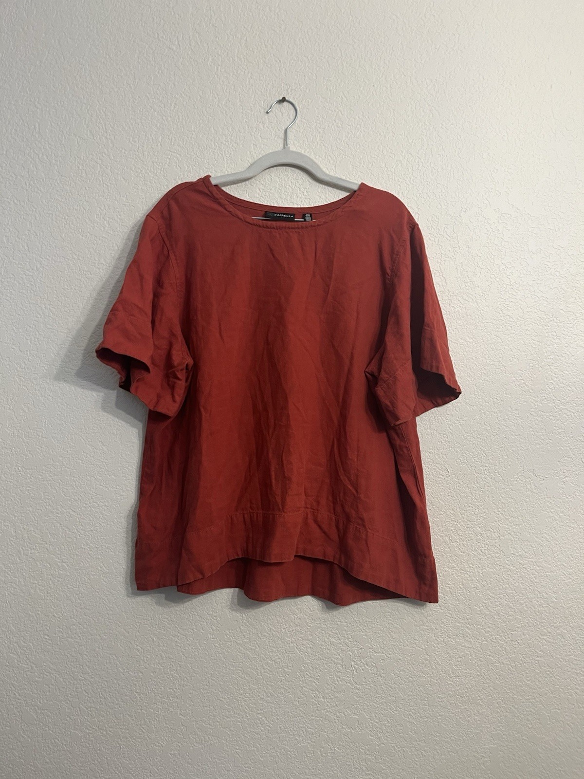 Rafaella Women’s 1X Plus Red Solid Linen Woven Pullover Top
