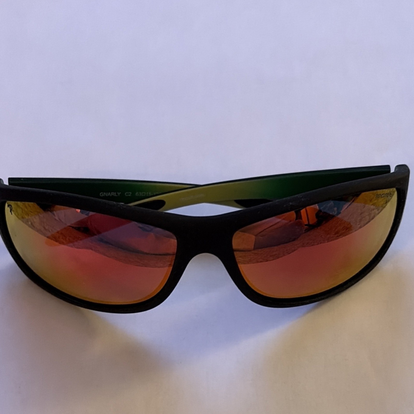 Rip Curl Gnarly C2 Wrap Sunglasses Black Frame Red Mirrored Men’s Lightweight