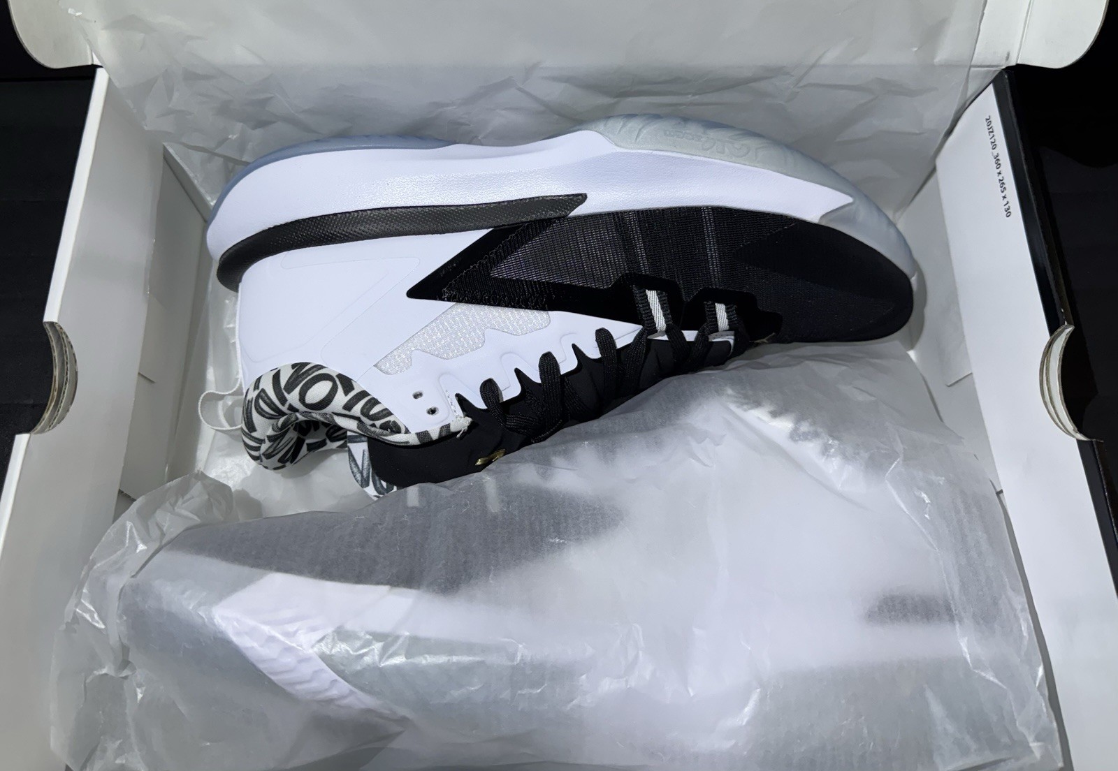 Jordan Zion Williamson Gen Zion 1 Size Mens 11.5 Black White Basketball Shoes