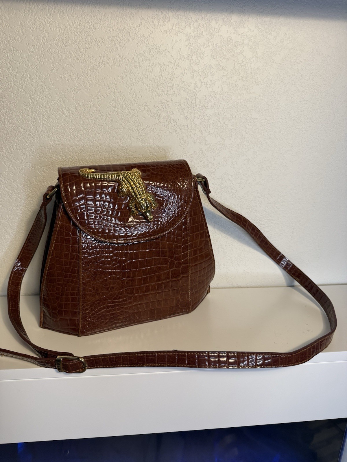 Sasha vintage Brown Croc Embossed Crossbody Bag Gold Hardware Buckle Accent Snap