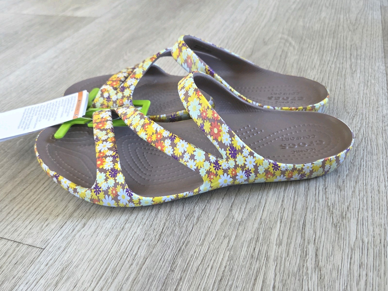NWT Size 9 Crocs Kadee II Retro Floral Womens Slide On Sandals Slippers Shoes