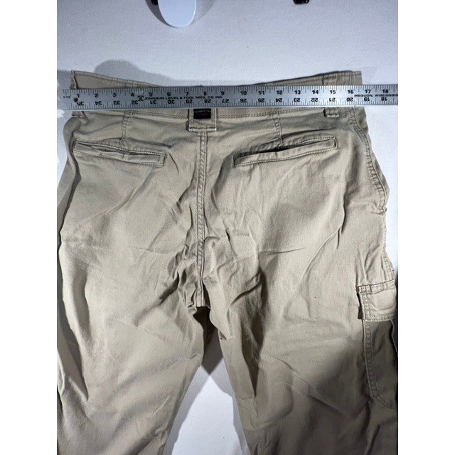 Wrangler ATG Cargo Pants Mens 32×30 Khaki Tan Excellent Stretch Utility Outdoor