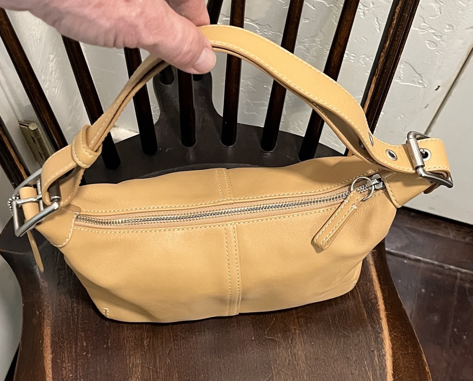 COACH 9564 British Tan Leather Legacy Demi Hobo Shoulder Bag Convertible Strap