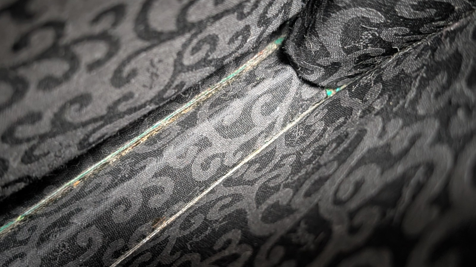 Read‼ Yves Saint Laurent Shoulder Bag Arabesque Leather Green YSL