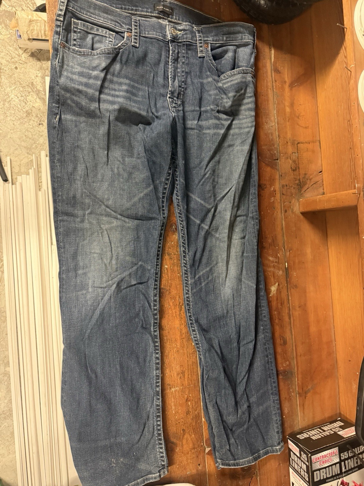 Silver Jeans Co. Men’s Slim Straight Jeans Blue Medium Wash Denim 5-Pocket