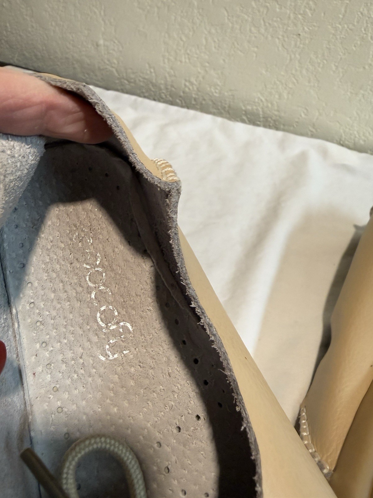 Socofy Hand Stitched Moccasin