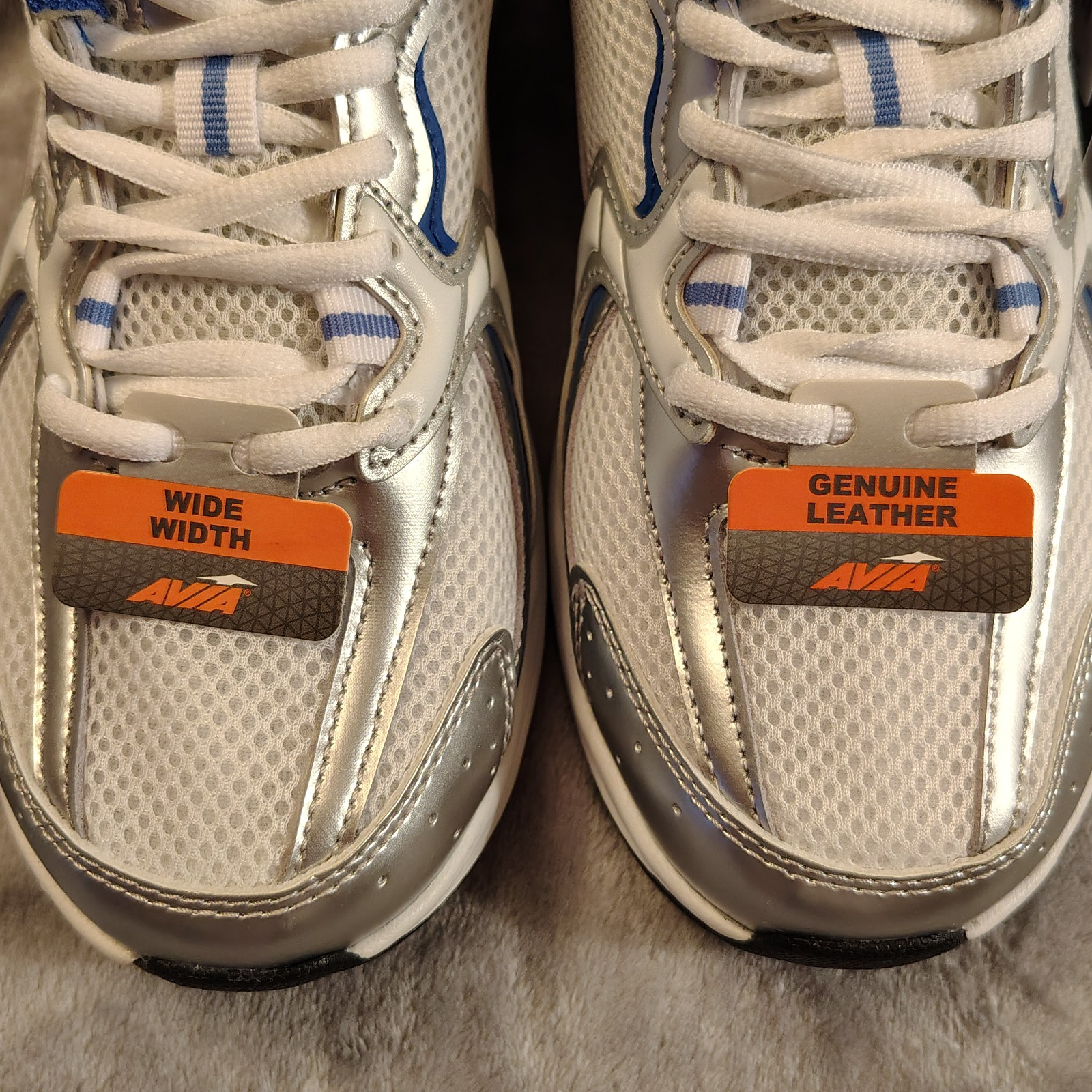 NEW W/ Tags AVIA Women’s Blue & Silver 5000 Sneakers Odor Control Size 9 1/2 W