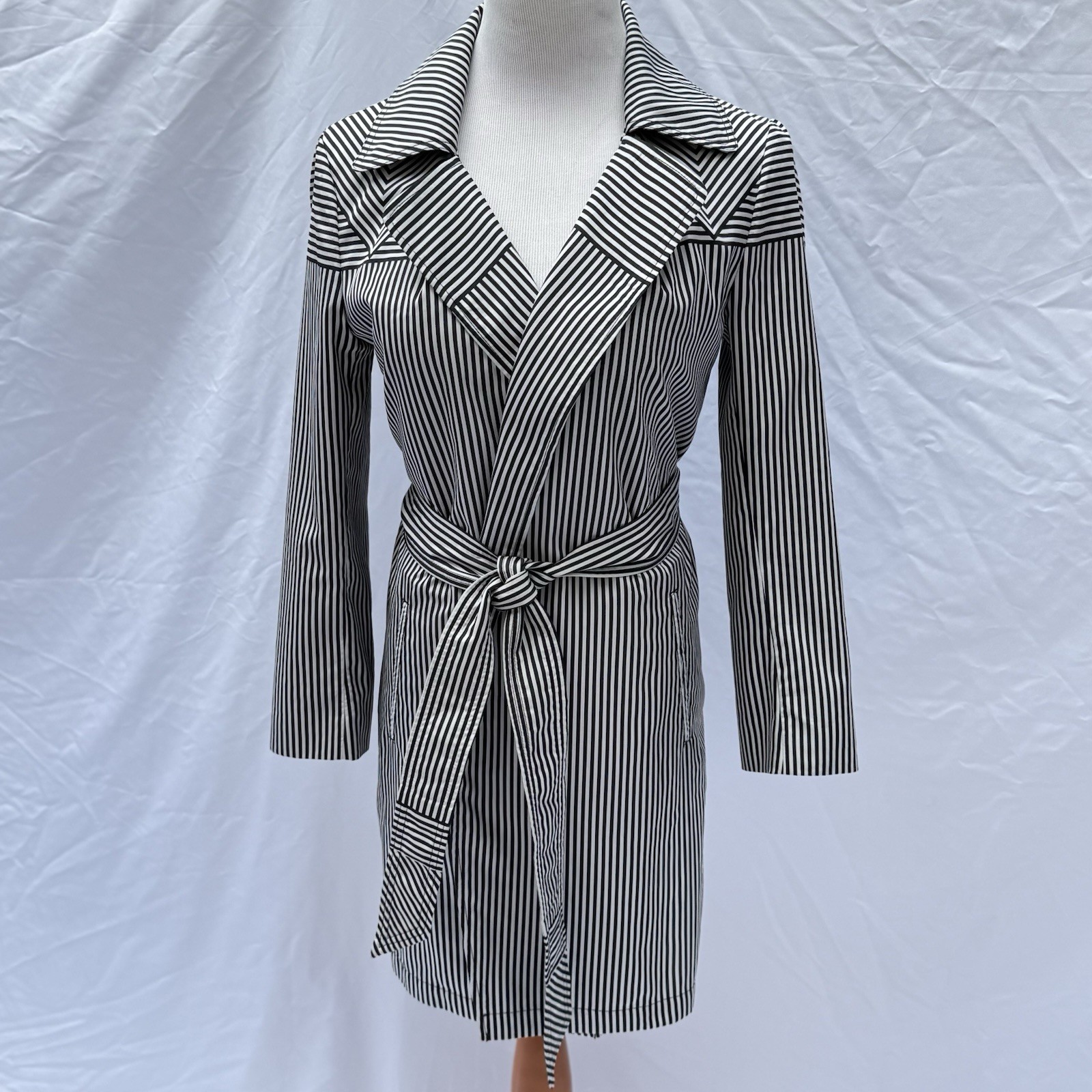 Diane Von Furstenberg DVF Barley Trench Coat w/Belt Sz 8 Black White Striped