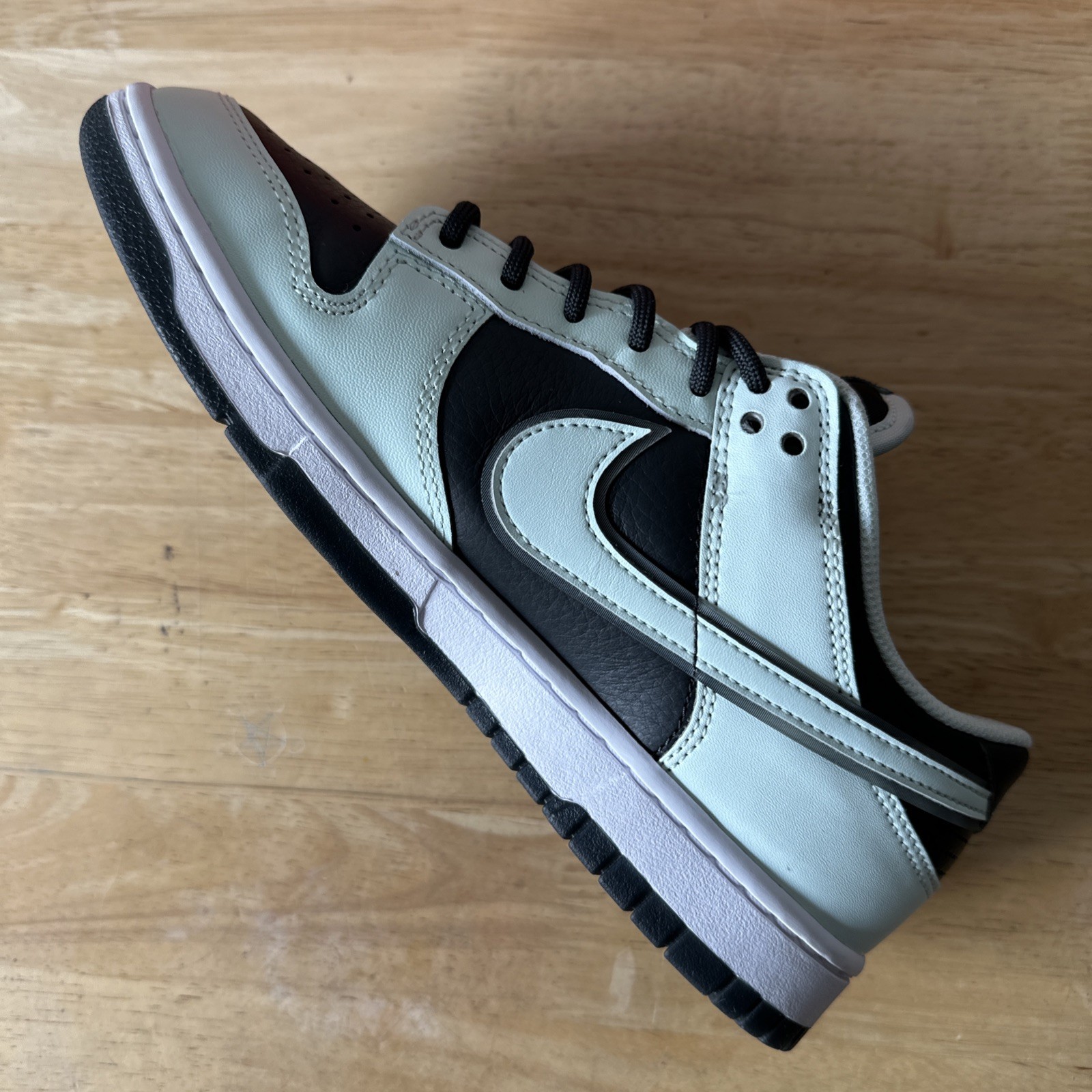 Size 8M/9.5W – Nike Dunk Low Dark Smoke Grey Barely Green FZ1670-001 Pre-Owned