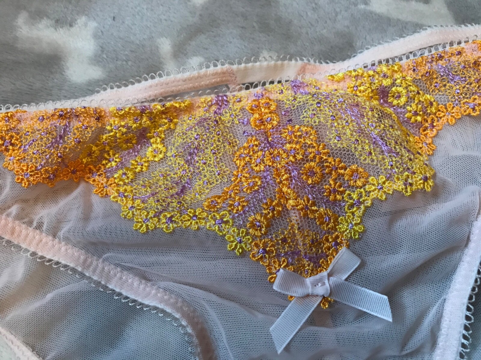 Victoria’s Secret Very Sexy Bikini Panty M L NWT Beige Yellow Embroidery CC 1KK1