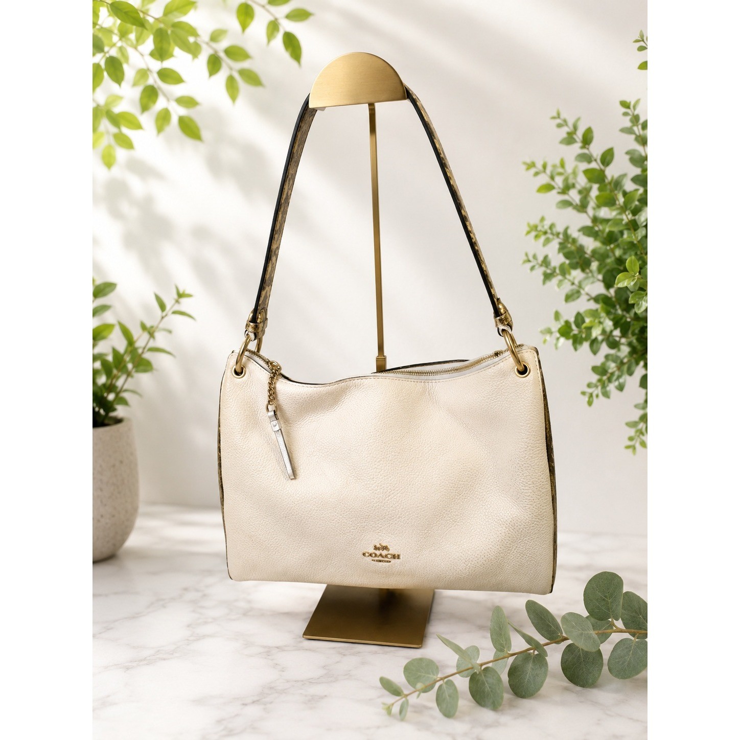 C203 Coach Juliet shoulder