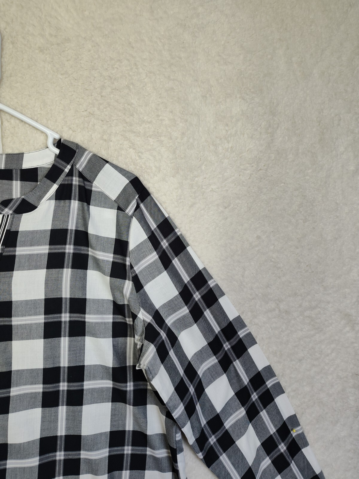 Izod Women Top Large Black Plaid Cotton Blend Long Sleeve Reguar Fit T-shirt