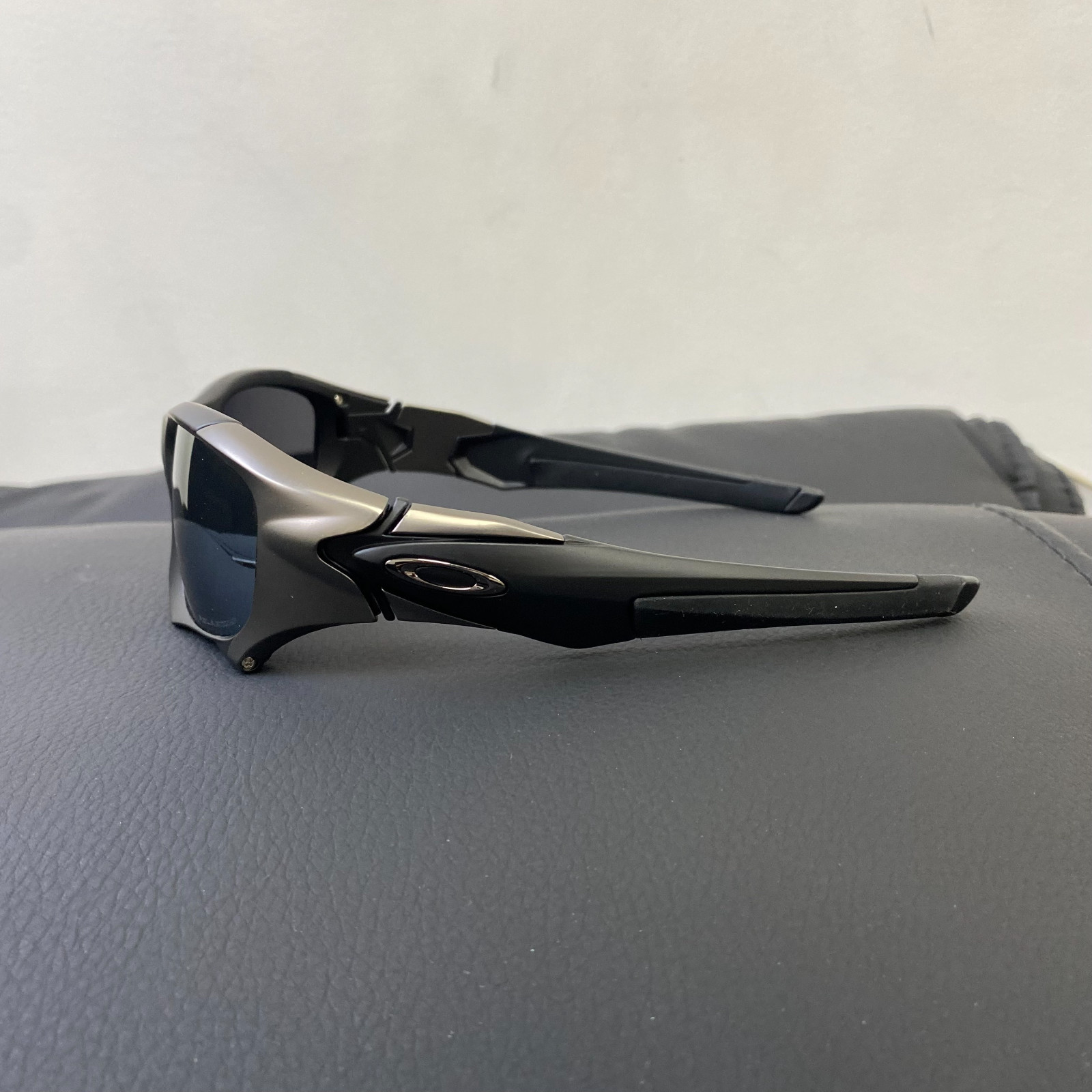 Vintage Oakley Pit Boss 2 Sunglasses OO9137 Gorpcore Silver Lens Matte Black