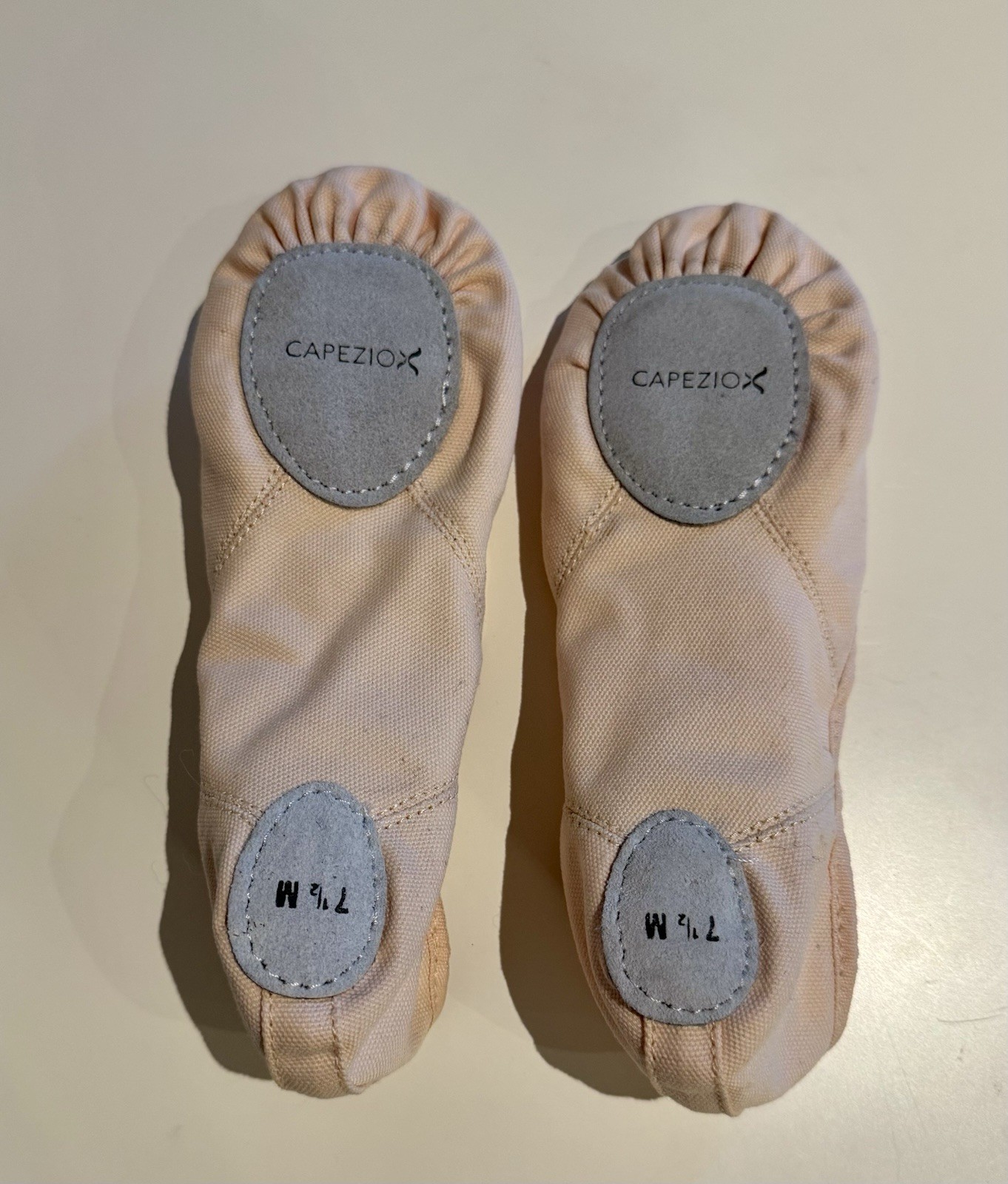 New. CAPEZIO WOMEN CANVAS JULIET DANCE SHOE US 7.5 M 2028 BALLET SLIPPER
