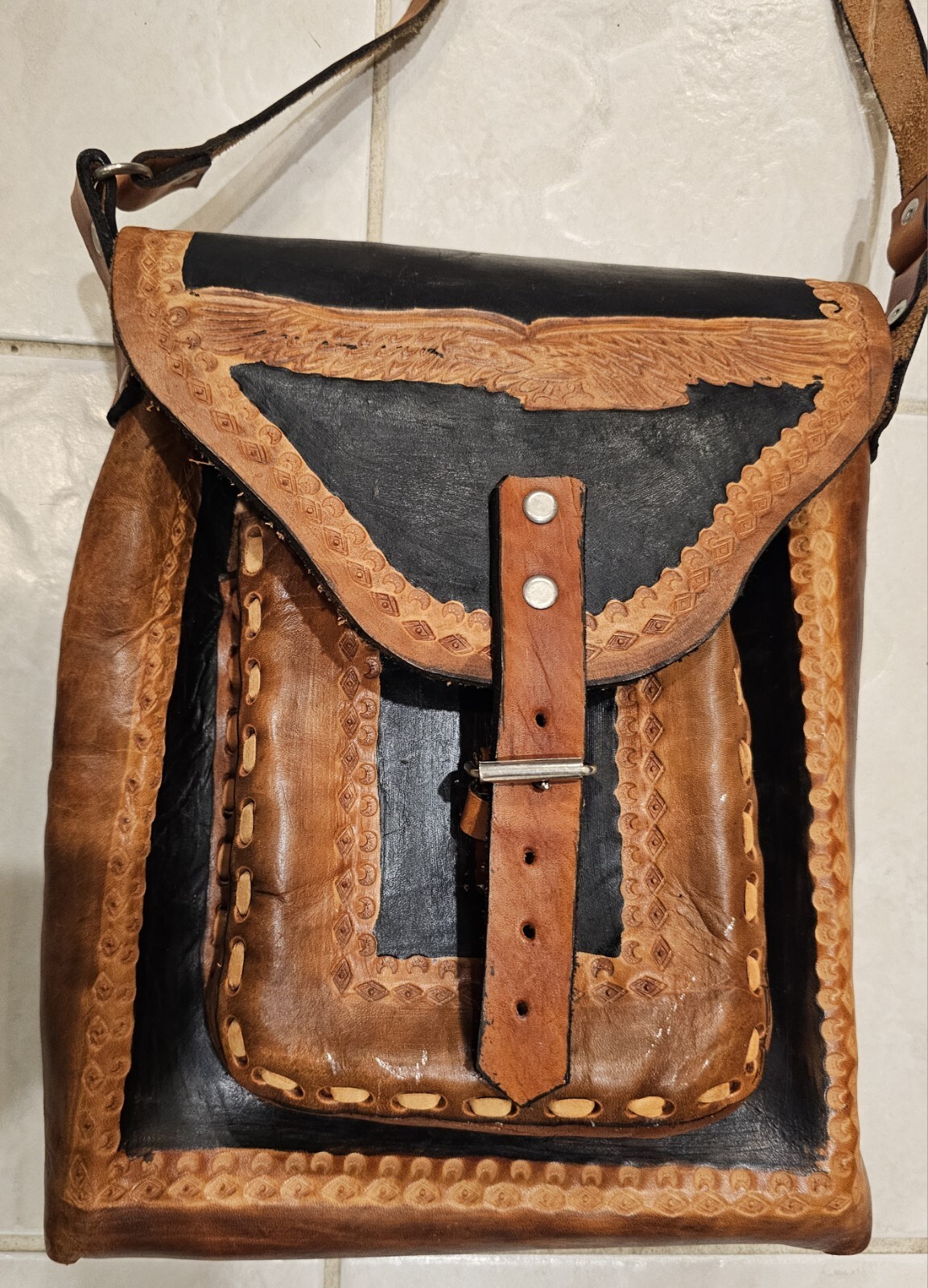 Vintage Hand Tooled Leather Bag Purse Hippie Mexico Crossbody 11″ Aztec Warrior