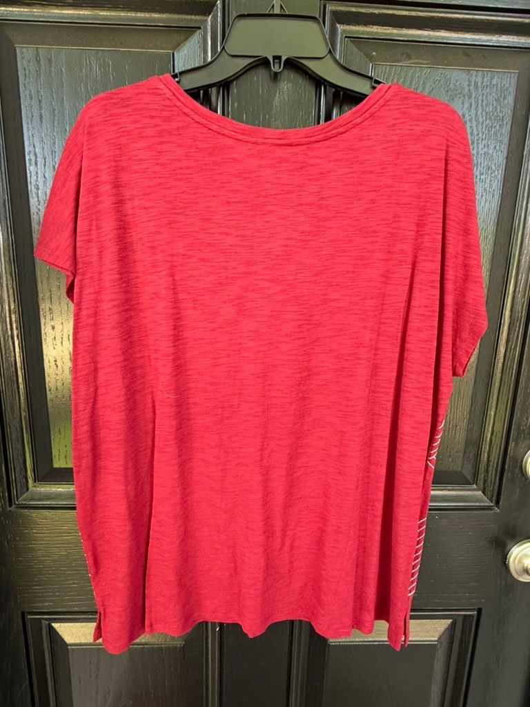 New $69 Chico’s Stitched Floral Knit SS Tee Top Deep Cherry Red 3 = XL 16 18 NWT