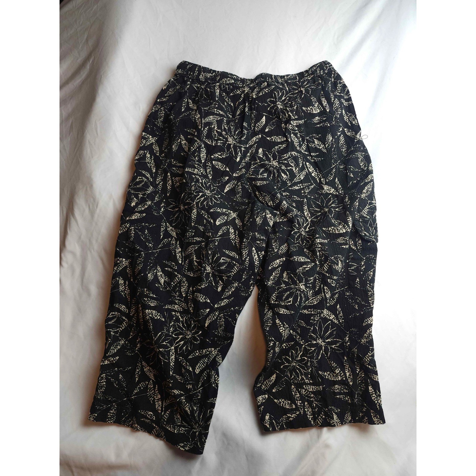 White Stag Woman Black Floral Crop Pants Elastic Waist Stretch 1X