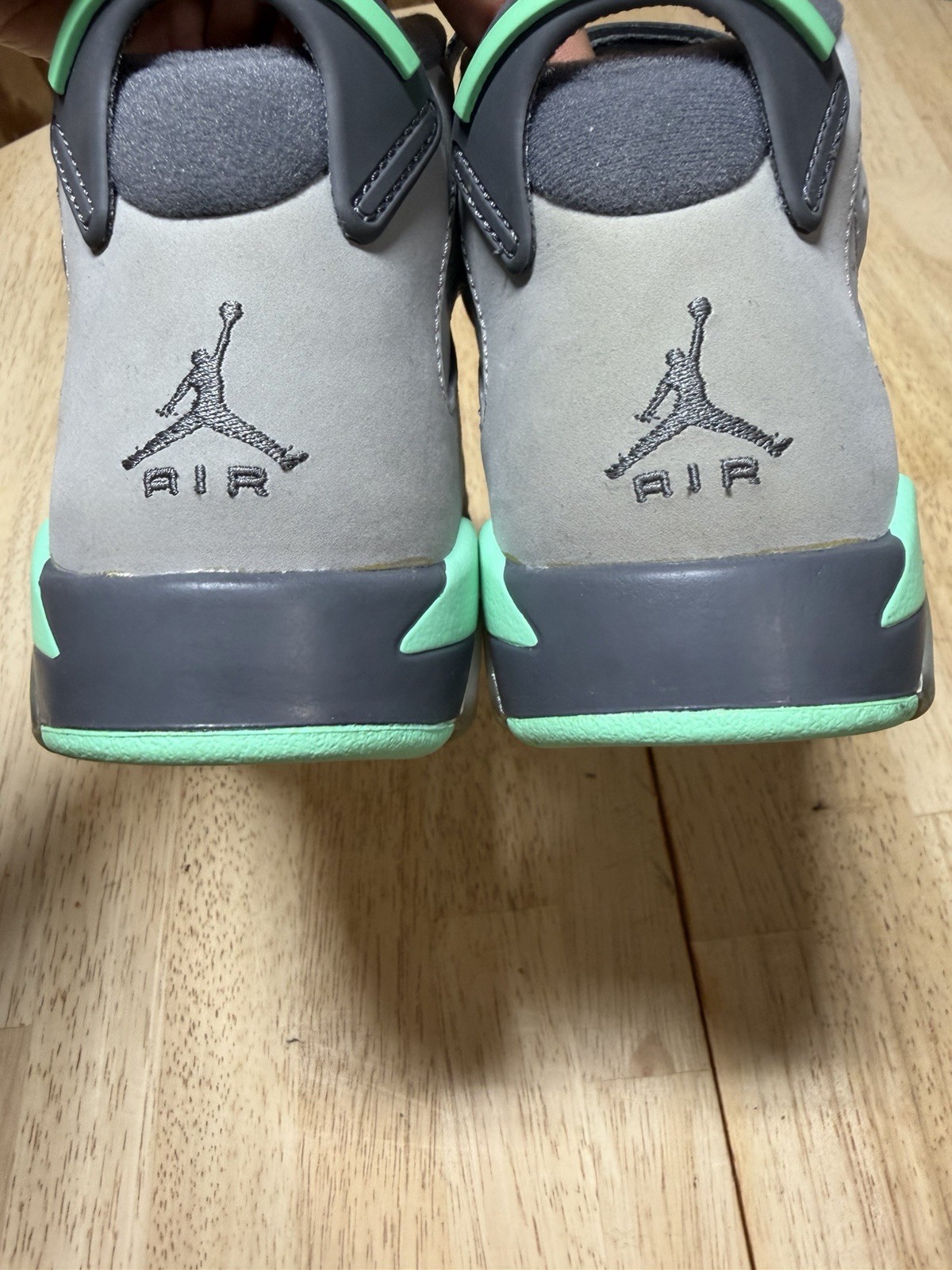Air Jordan 6 Retro Green Glow Jade Gray Mint Green Youth Size 4.5Y Sneakers