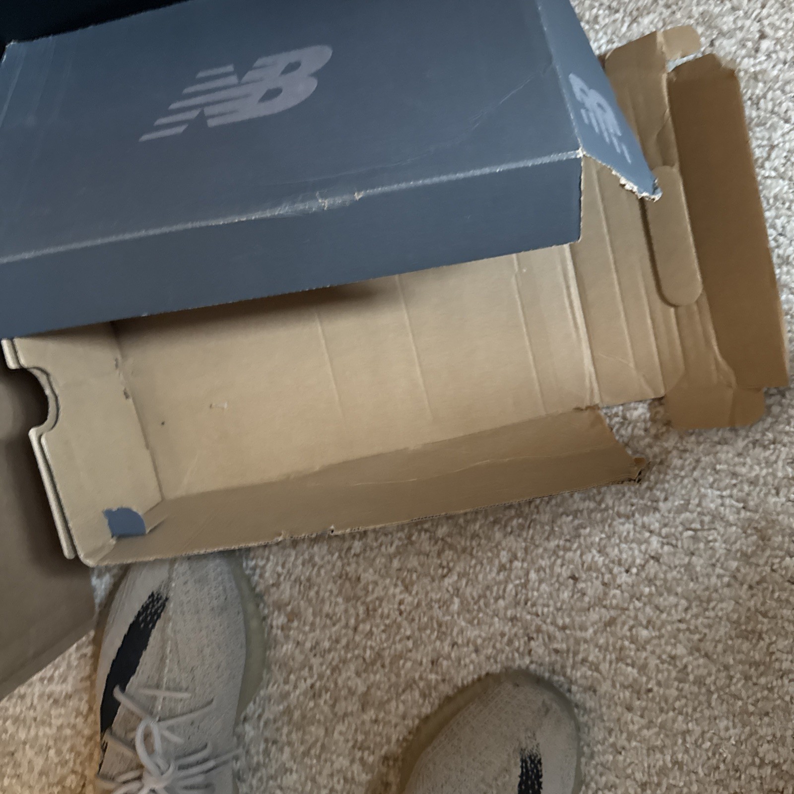 New Balance 550 UNC White University Blue BB550HL1 Size 11 Men’s New Damaged Box