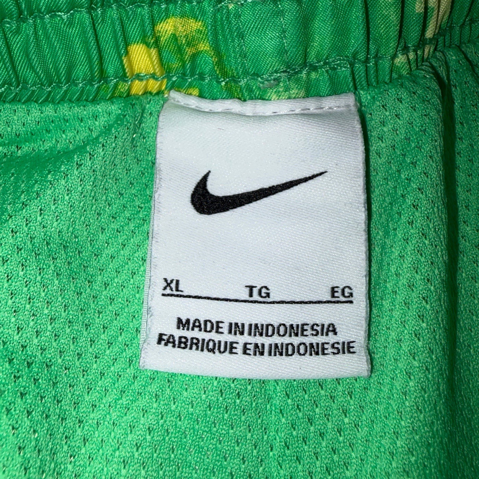 Nike Mens XL Swim Trunks Green Electric Yellow Digi Swoosh Ombre 6” Lined