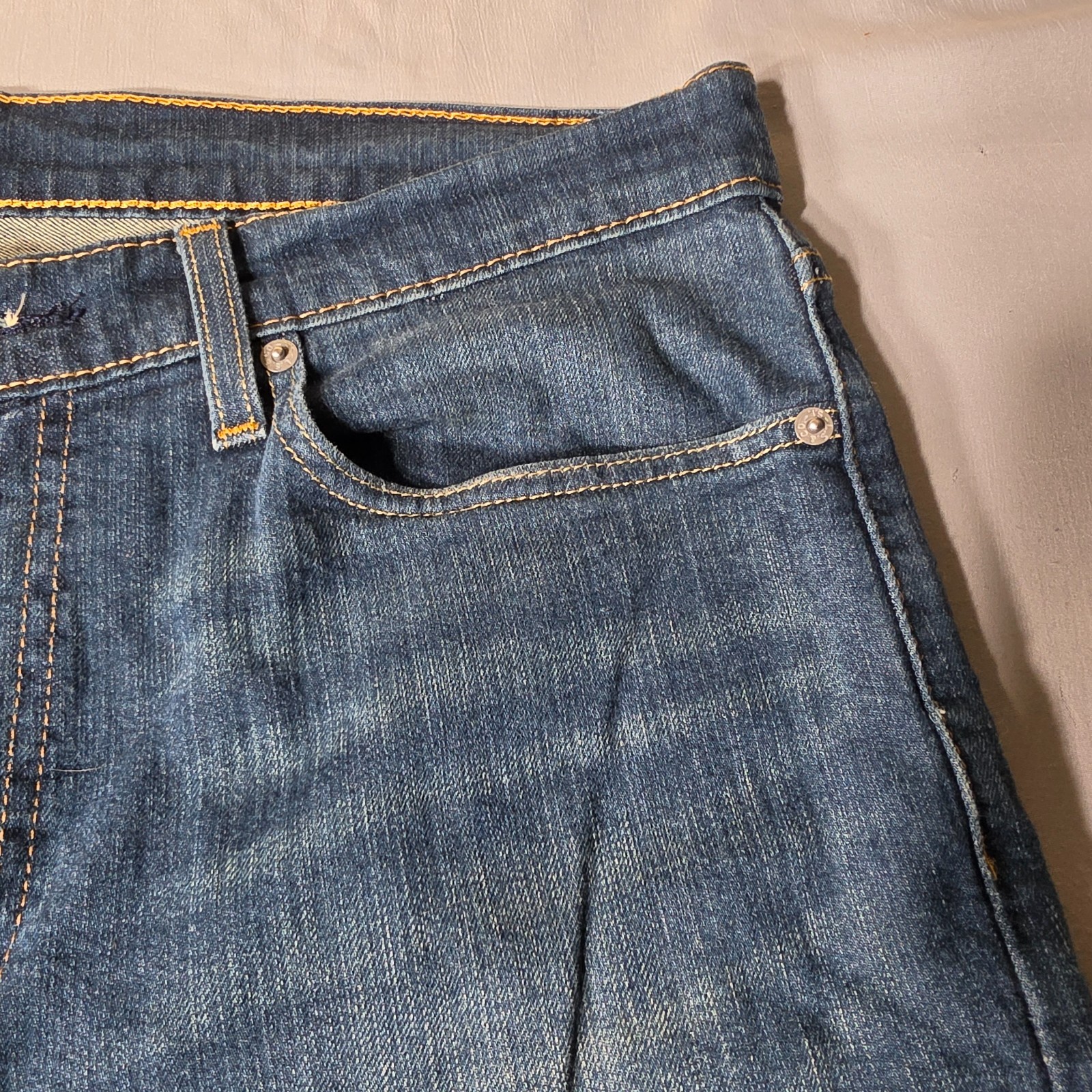 Levi’s 513 Mens 34×30 Slim Straight Jeans Medium Wash Blue Stretch Denim Jean