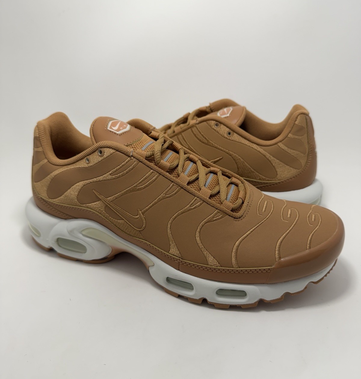 Nike Air Max Plus TN Size 9 Mens Tuned Flax Sail Wheat Gum FZ8815-200