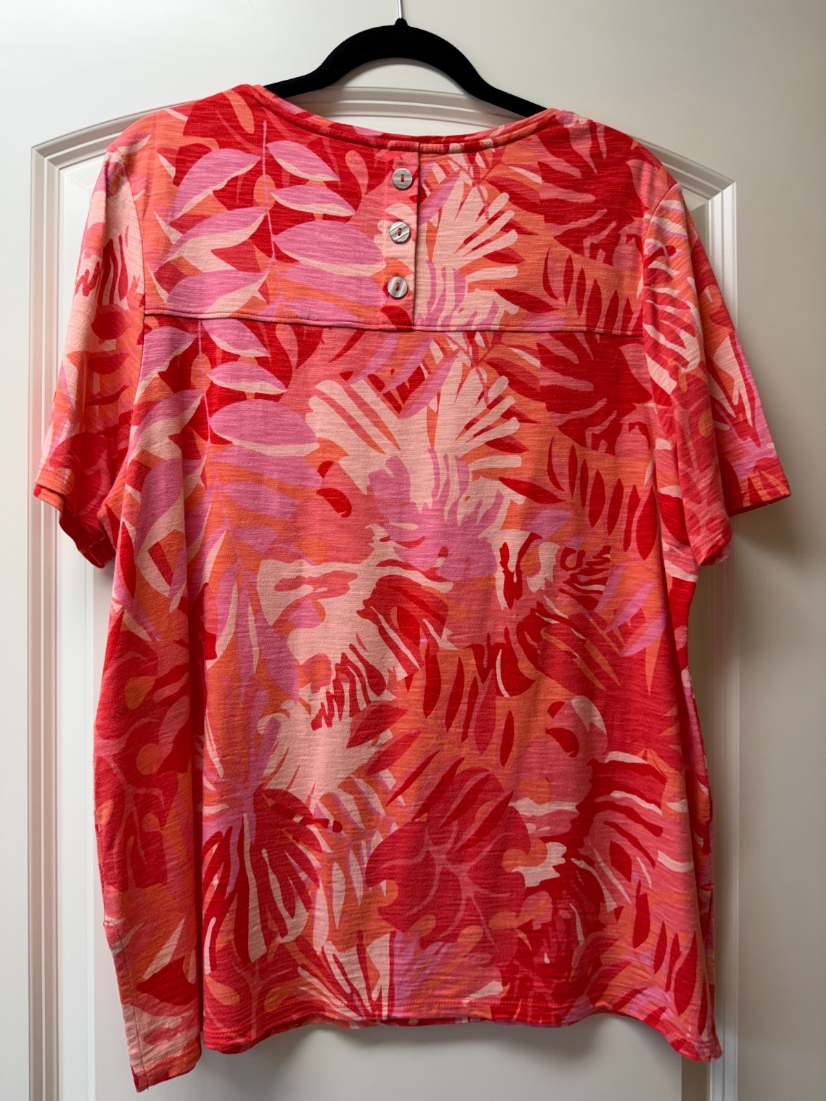 Chico’s The Ultimate Tee Shirt Cotton, Size 2, Tropical pattern, button back